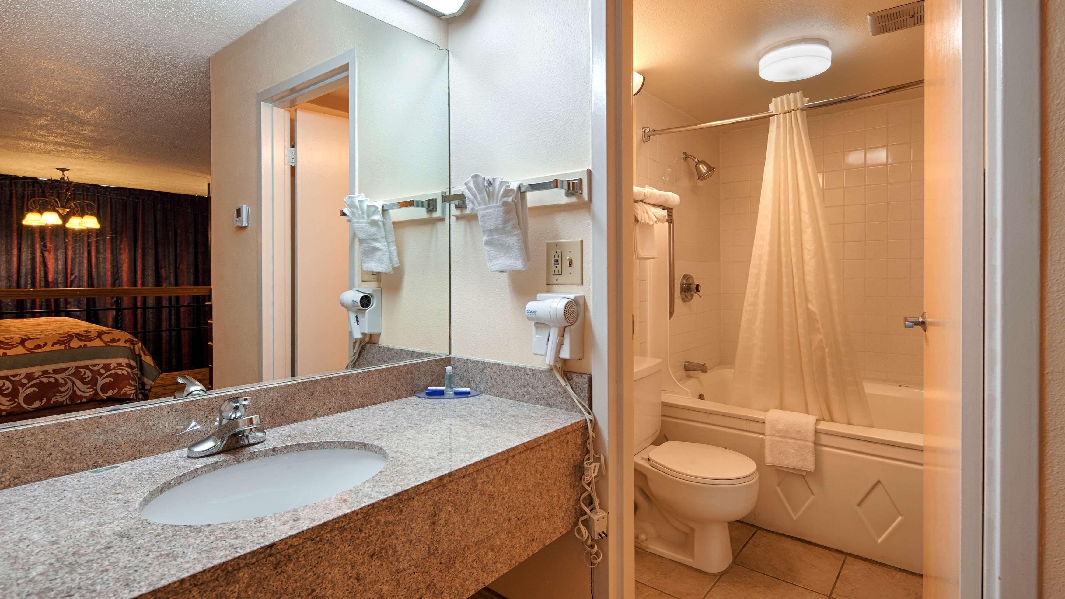 Best Western Tulsa Airport Buitenkant foto